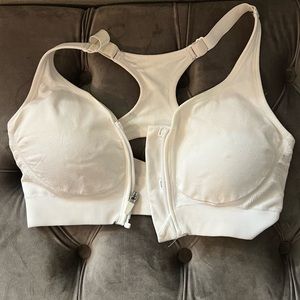 DSG Front zip sports bra